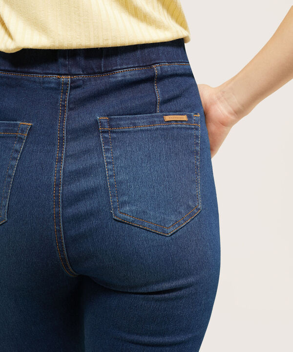 Jegging Tiro Alto Tono Oscuro