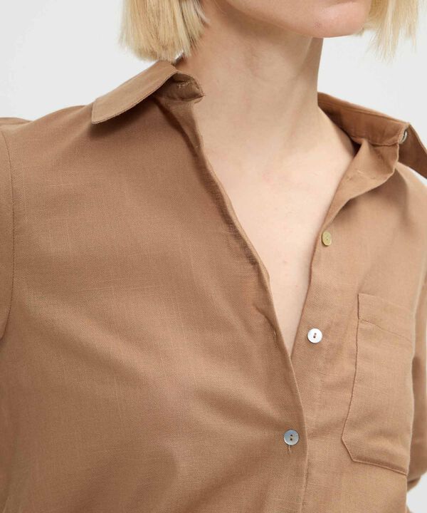 Camisa Manga Larga Con Bolsillo Unicolor En Lino image number null