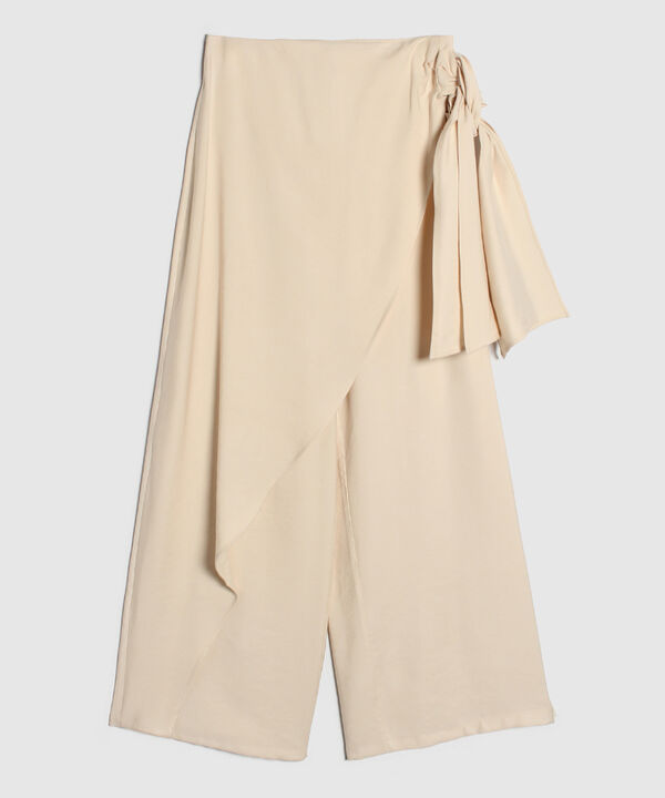 Pantalon Unicolor Con Sobrecapa