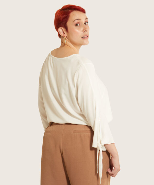 Blusa Manga 3/4 Con Anudado En Puño