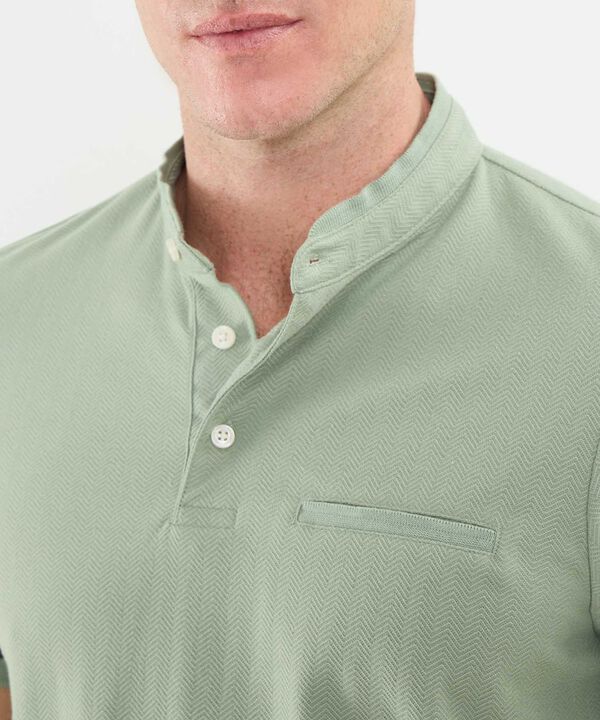 Polo Cuello Mao Con Bolsillo Ribete Texturizada Para Hombre image number null