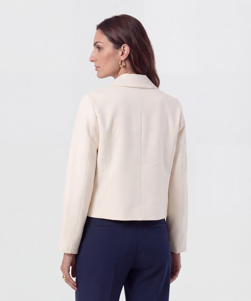 Chaqueta Corta Con Botones Dorados Para Mujer