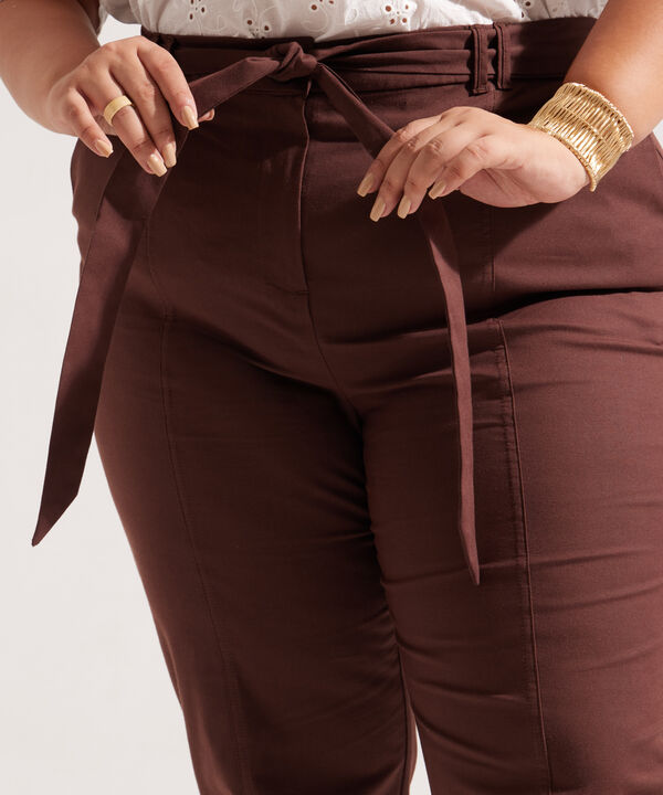 Pantalón Casual con Cinturón