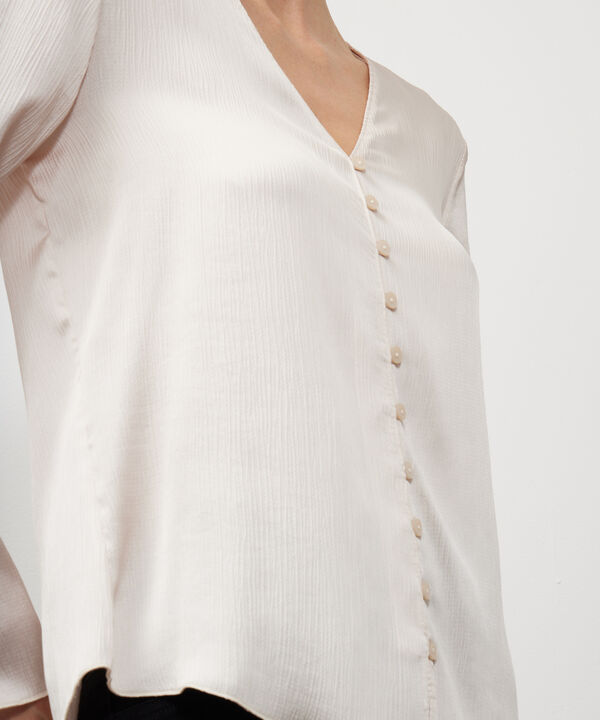 Blusa Unicolor Texturizada Con Botones image number null
