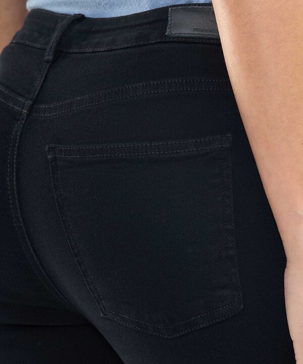 Jeans Skinny Tono Negro