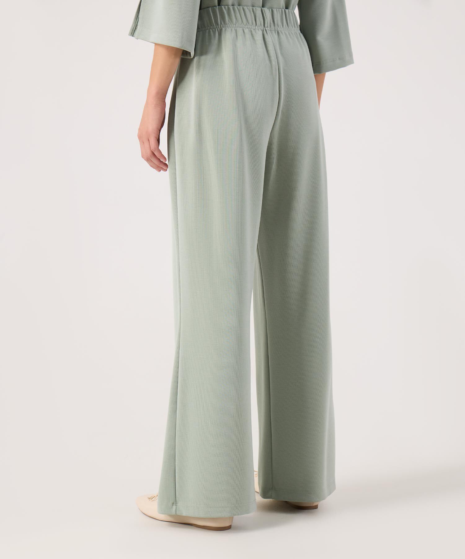 Pantalon fluido unicolor 