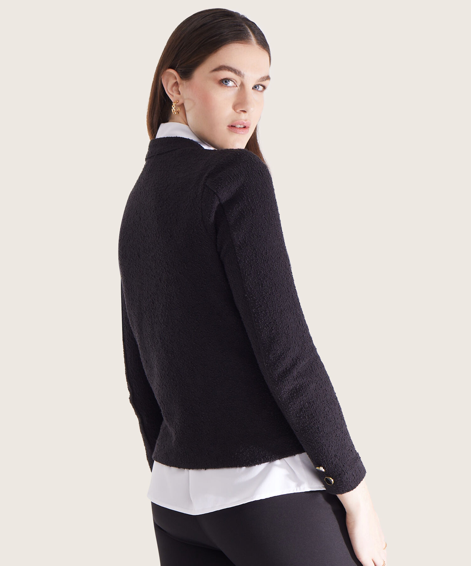 Chaqueta Unicolor Con Bolsillos En Frente