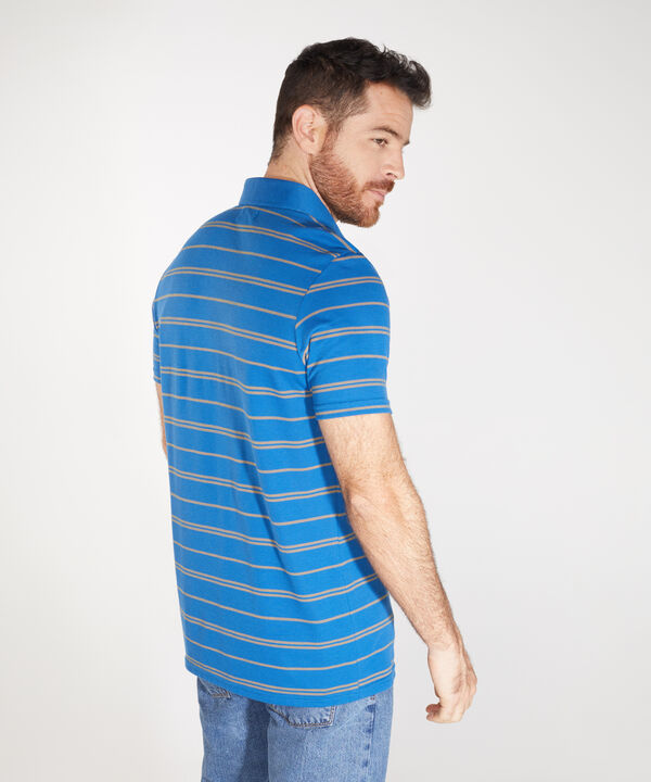 Polo Preteñido Cuello Duro Con Bolsillo Y Silueta Regular Fit, Traveling Wave Línea Moda