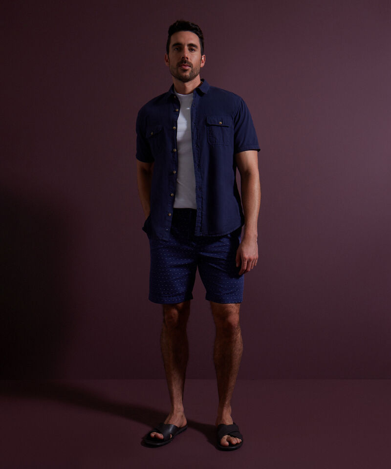 Bermuda Estampada Con Cintura Elástica, Bolsillos Laterales, Cordón Ajustable Y Silueta Regular Fit