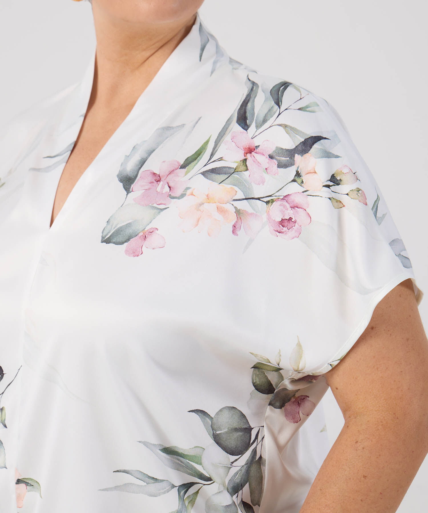 Blusa De Cuello Mao Con Escote En V Mujer Curvy