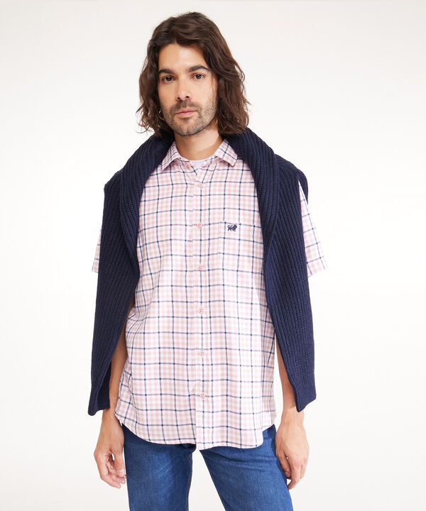 Camisa Preteñida Manga Corta Con Bolsillo Y Silueta Slim Fit image number null