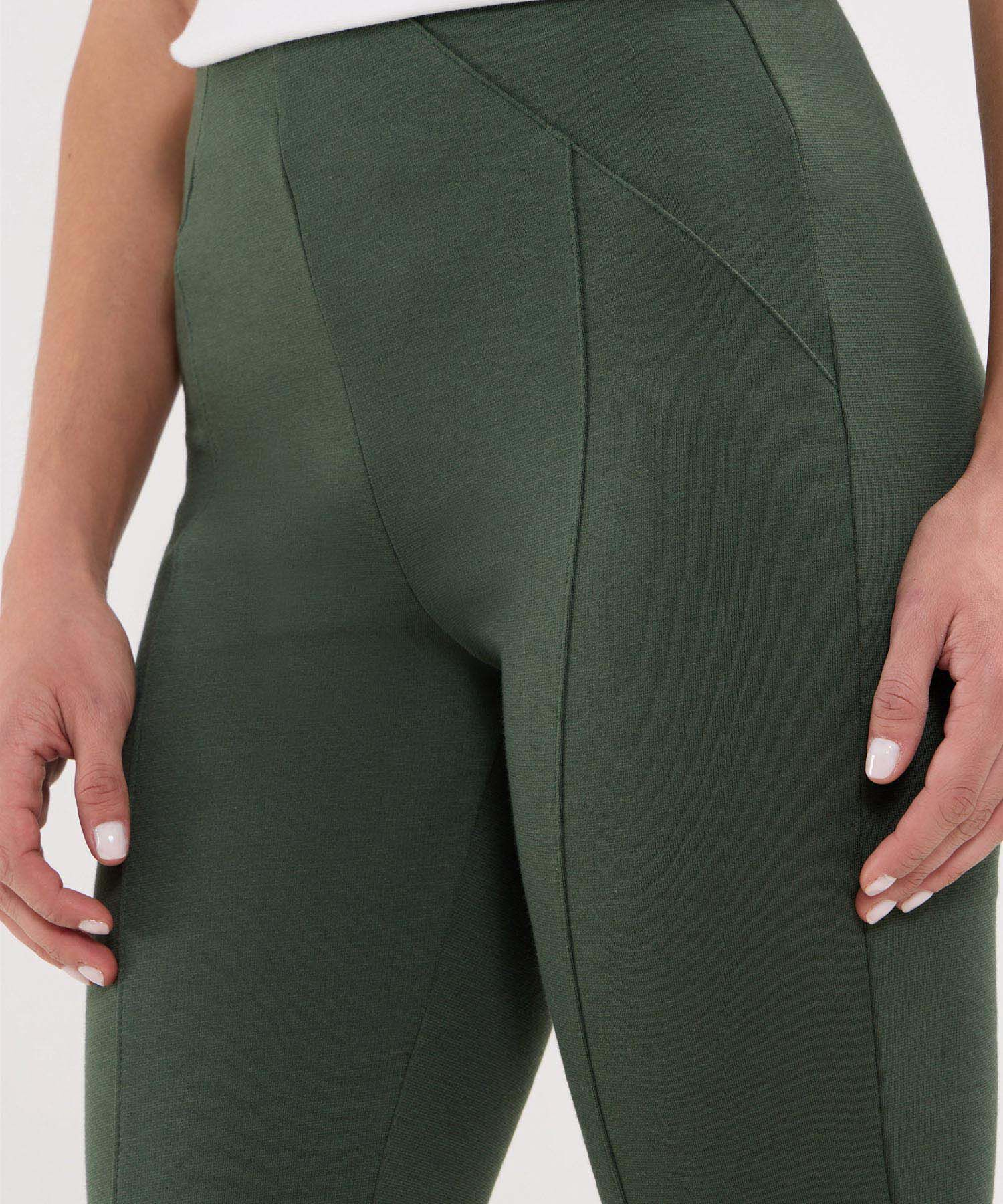 Leggins con Cortes