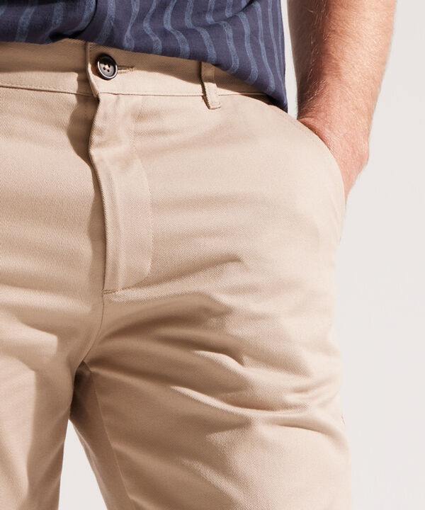 Pantalón Tipo Chino con Bolsillos