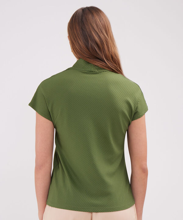 Camiseta Manga Corta Escote En V Unicolor