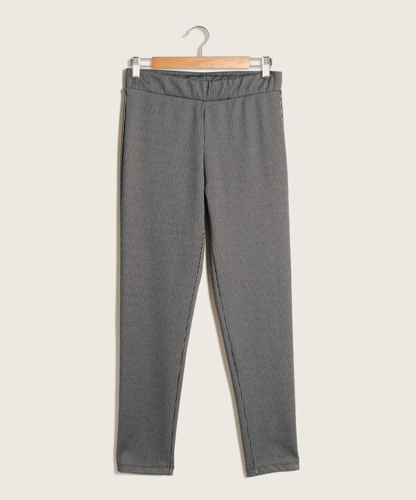 Leggings Preteñido Con Corte En Frente