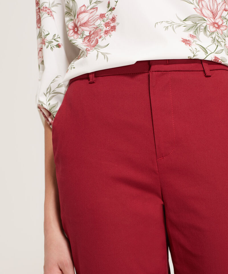 Pantalon Capri Bolsillos