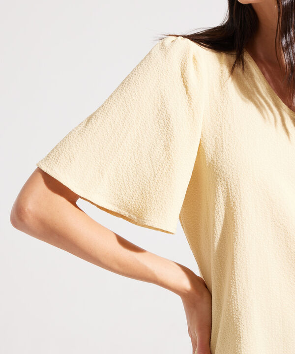 Blusa Texturizada con Escote en v image number null