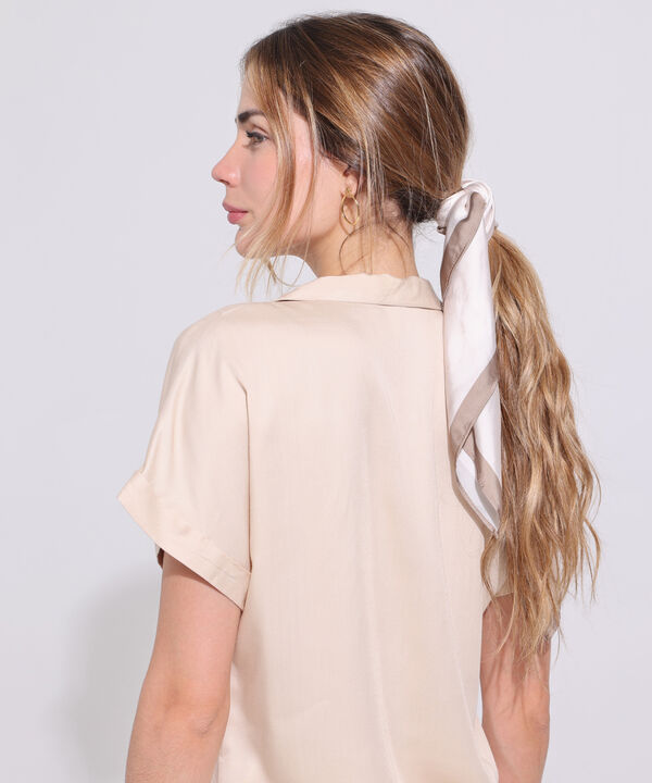 Pa&ntilde;oleta Estampada En Sat&iacute;n