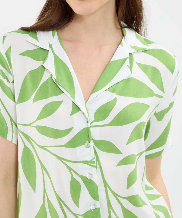 Camisa Estampado de Hojas image number null