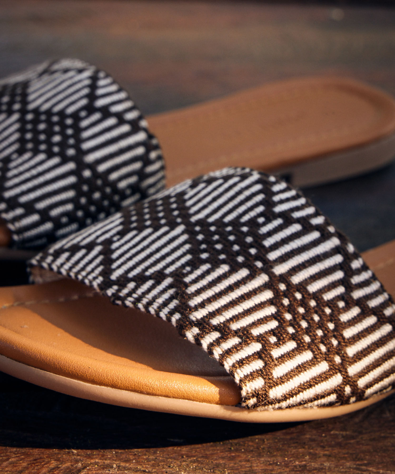 Sandalias Planas Con Algodón