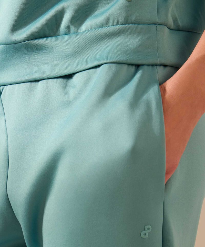 Buzo Unicolor Cuello Alto 