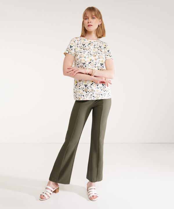 Pantalón Clásico Bota Flare Unicolor