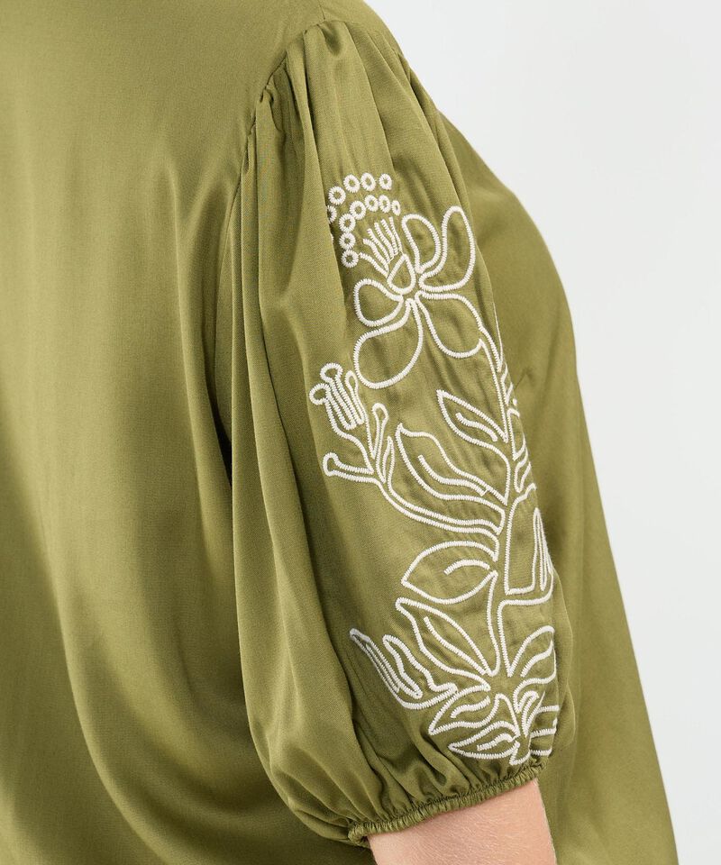 Blusa con Bordado