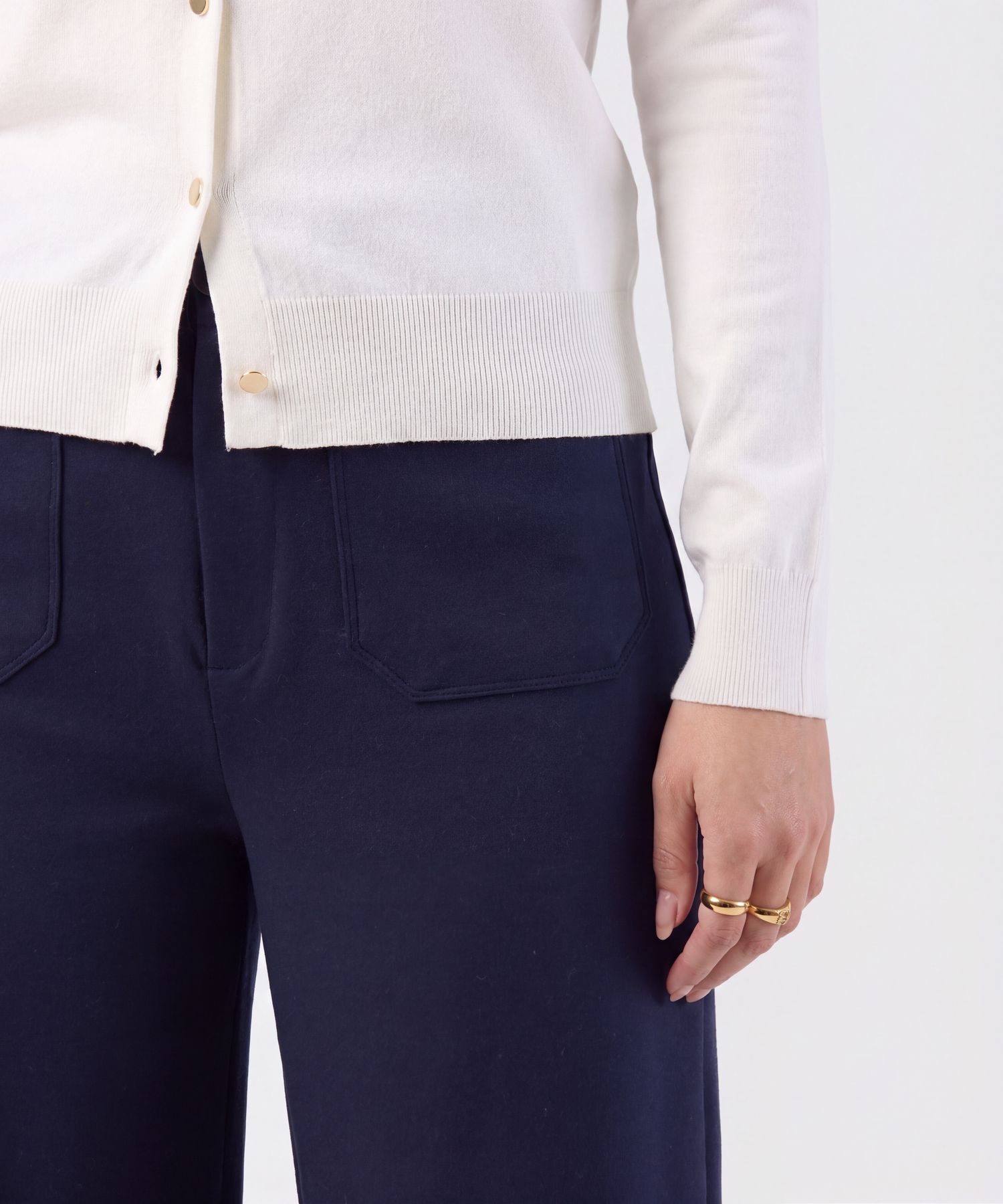 Pantal&oacute;n Recto Con Bolsillos Parche Mujer