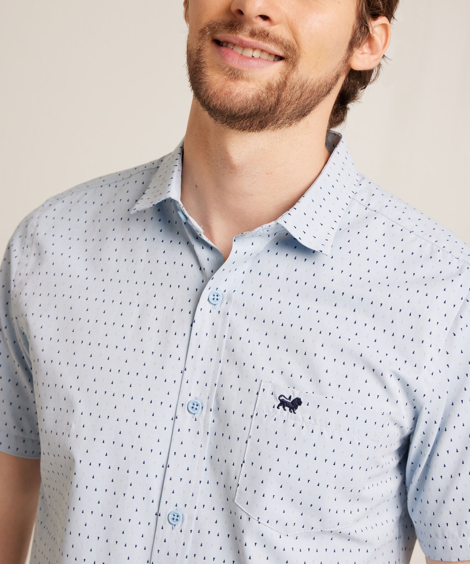 Camisa Estampada Texturizada, Manga Corta Con Bolsillo Y Silueta Slim Fit, Sunset Dust Línea Moda