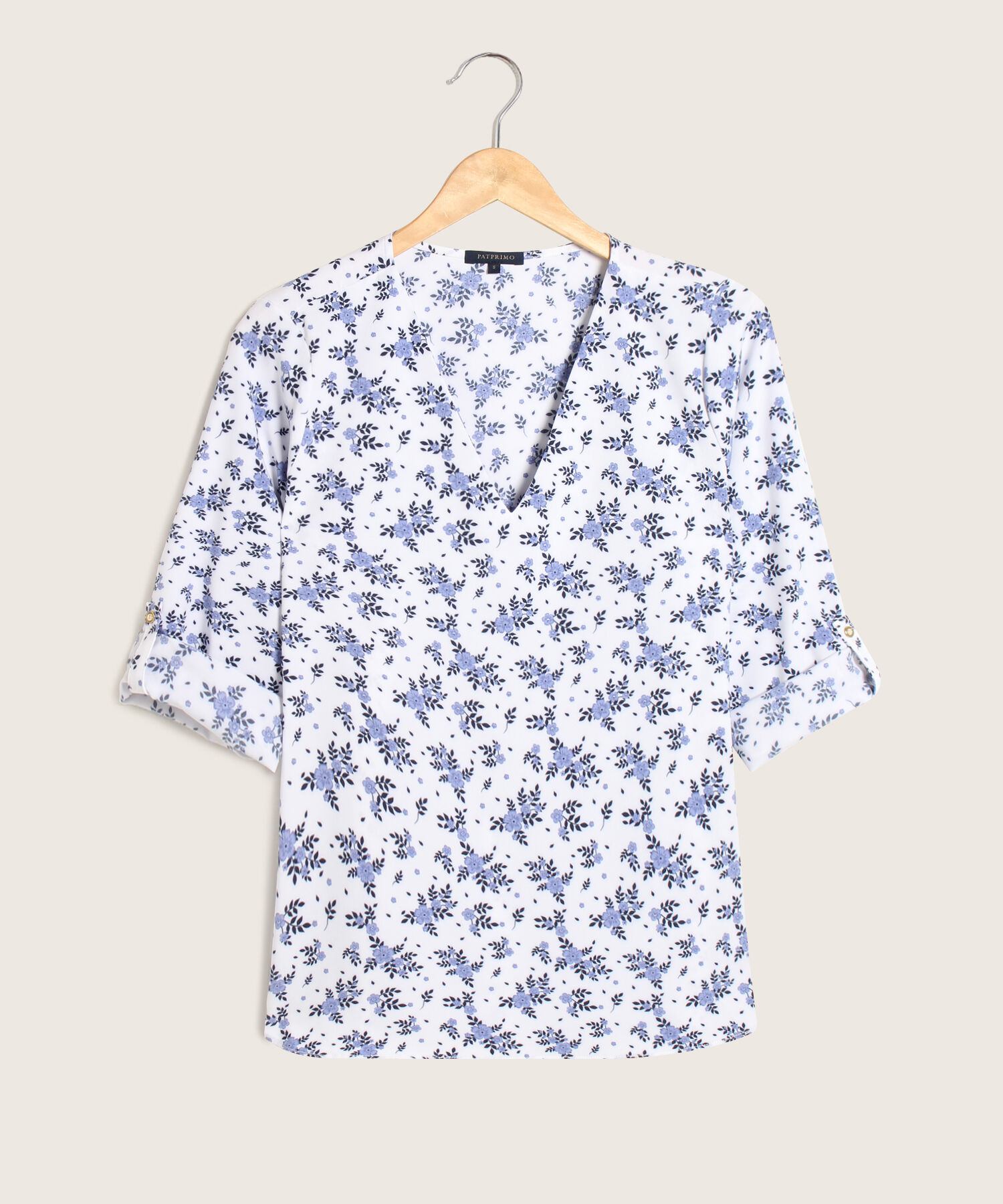 Blusa Estampada, Manga 3/4 Con Charretera, Cuello En V Y Silueta Fluida