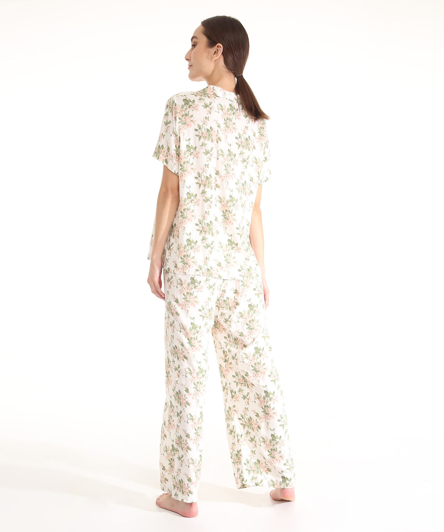 Pijama  Camiseta Resort Estampada Con Pantalón Largo Estampado
