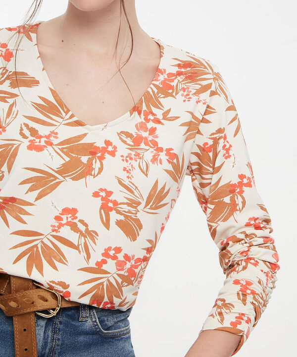 Camiseta Estampada, Escote En V image number null