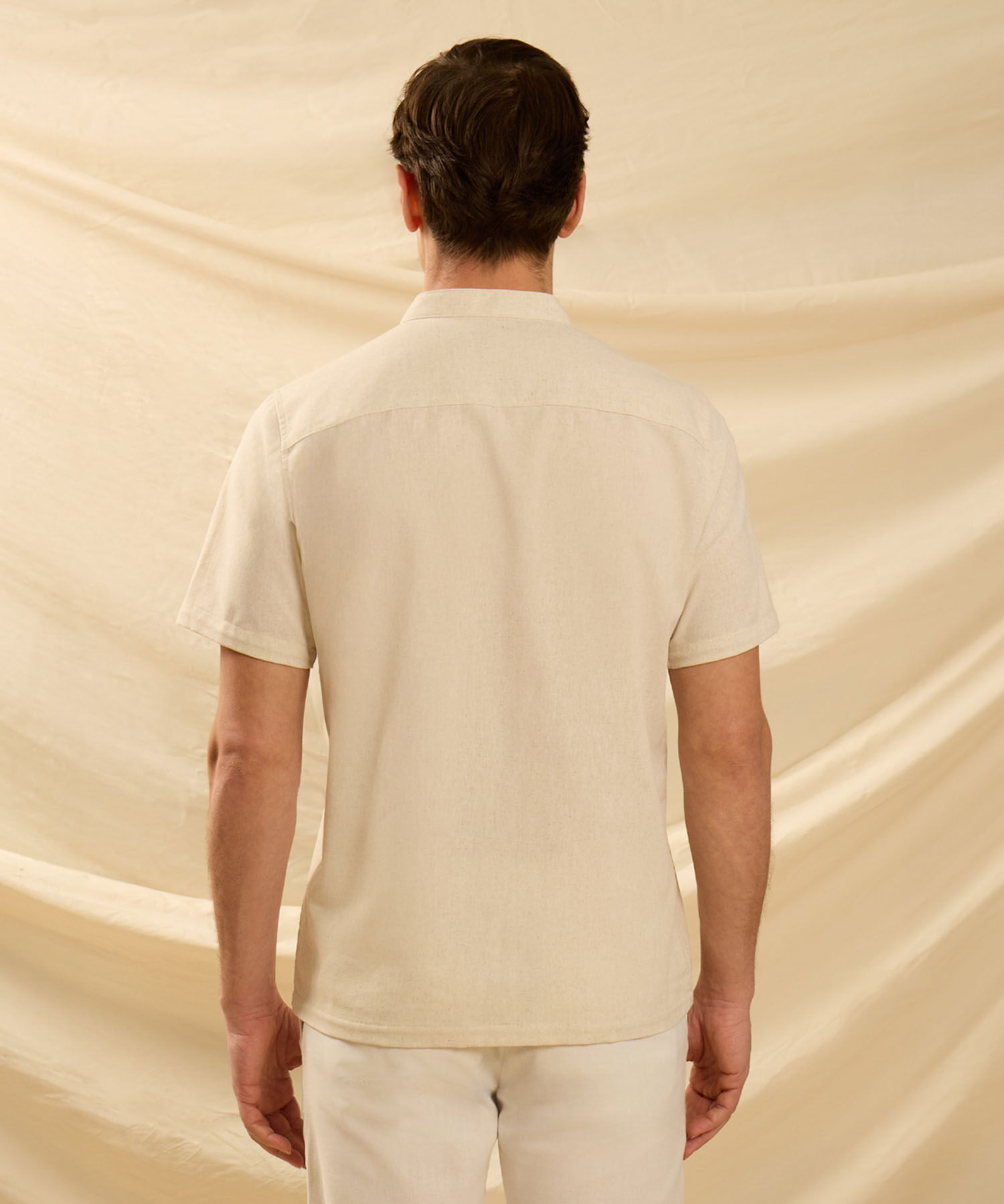 Guayabera de Manga Corta para Hombre con Cuello Mao