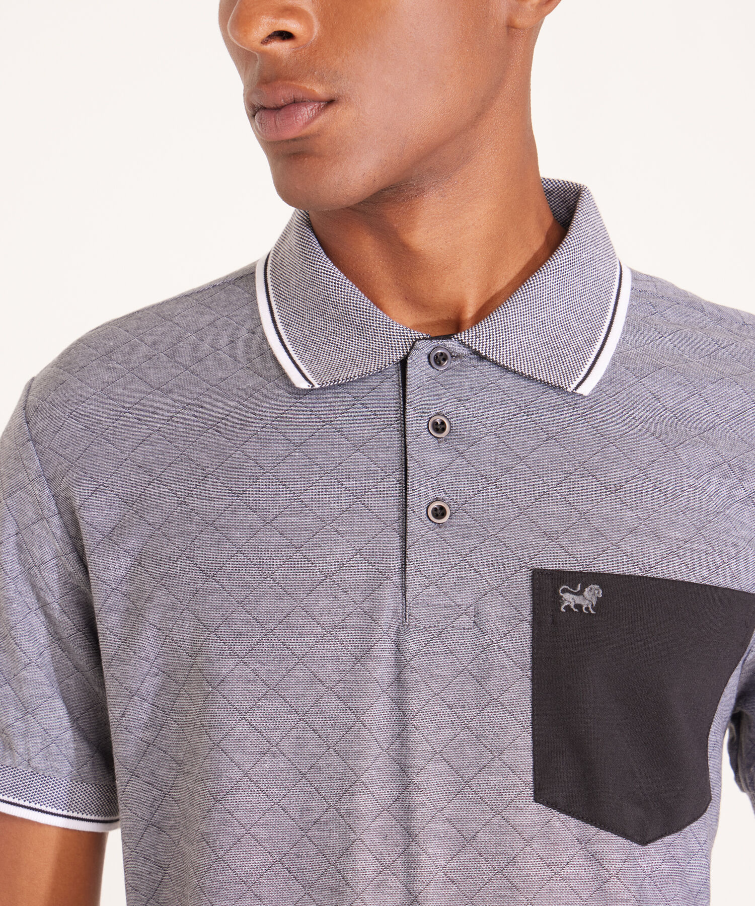 Polo Preteñida Texturizada, Cuello Y Puños Tejidos Con Bolsillo Y Silueta Regular Fit, Sunset Dust Línea Moda