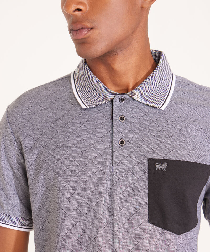 Polo Preteñida Texturizada, Cuello Y Puños Tejidos Con Bolsillo Y Silueta Regular Fit, Sunset Dust Línea Moda