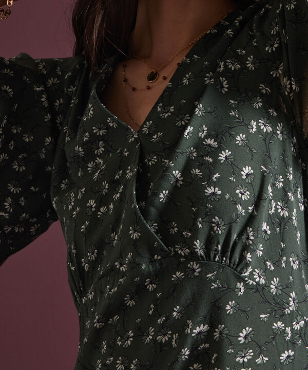 Vestido Estampado Manga Corta Kimono Con Cuello Cruzado Y Silueta Fluida
