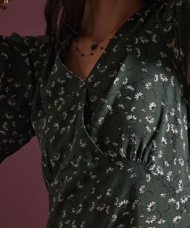 Vestido Estampado Manga Corta Kimono Con Cuello Cruzado Y Silueta Fluida
