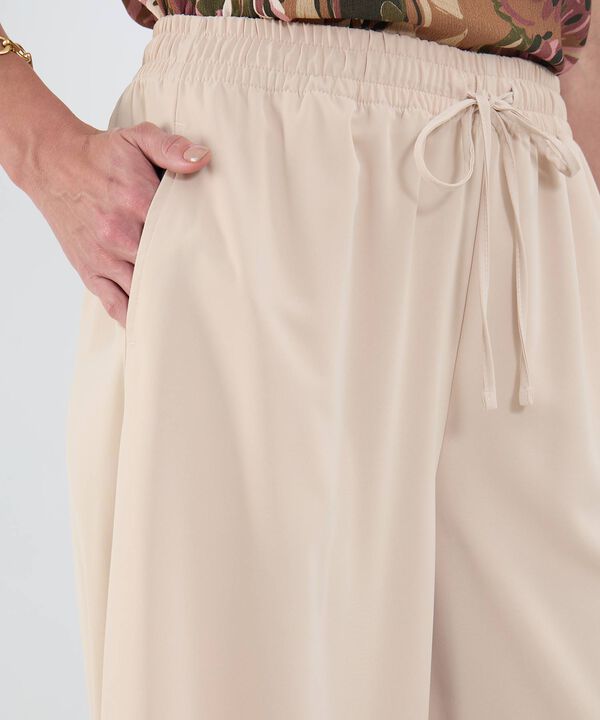 Pantalón Fluido Unicolor image number null