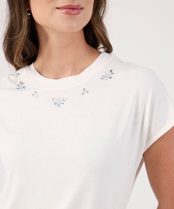 Camiseta con pedreria  image number null