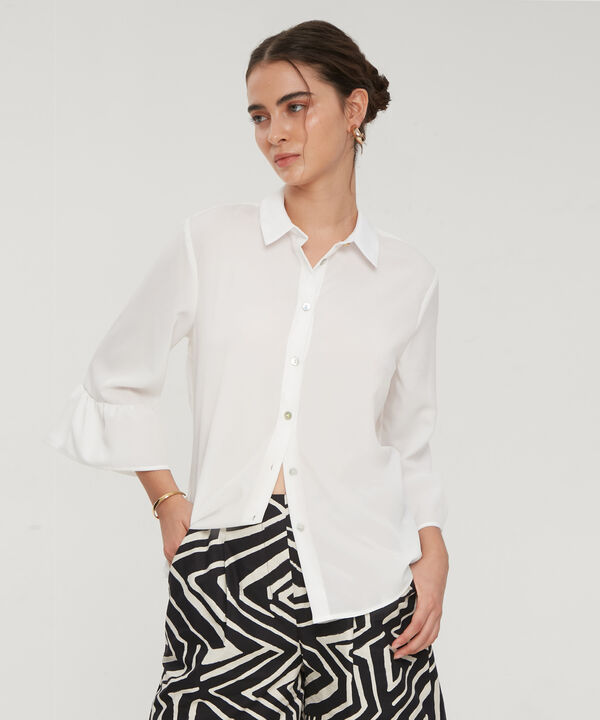 Blusa Unicolor, Manga 3/4 Con Boleros, Cuello Camisero Y Perilla Con Botones En Frente, Serena