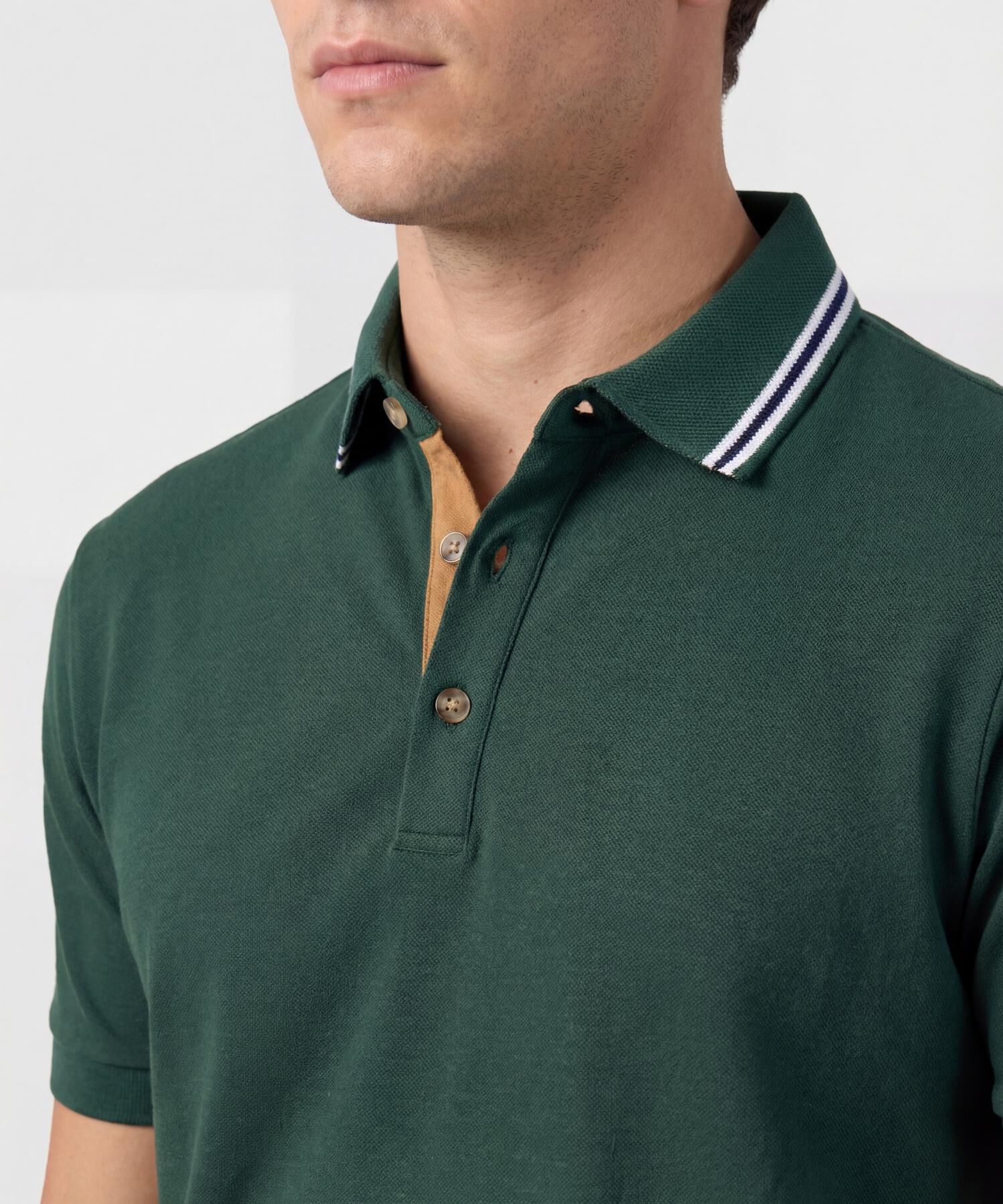 Polo Con Pechera En Contraste Para Hombre
