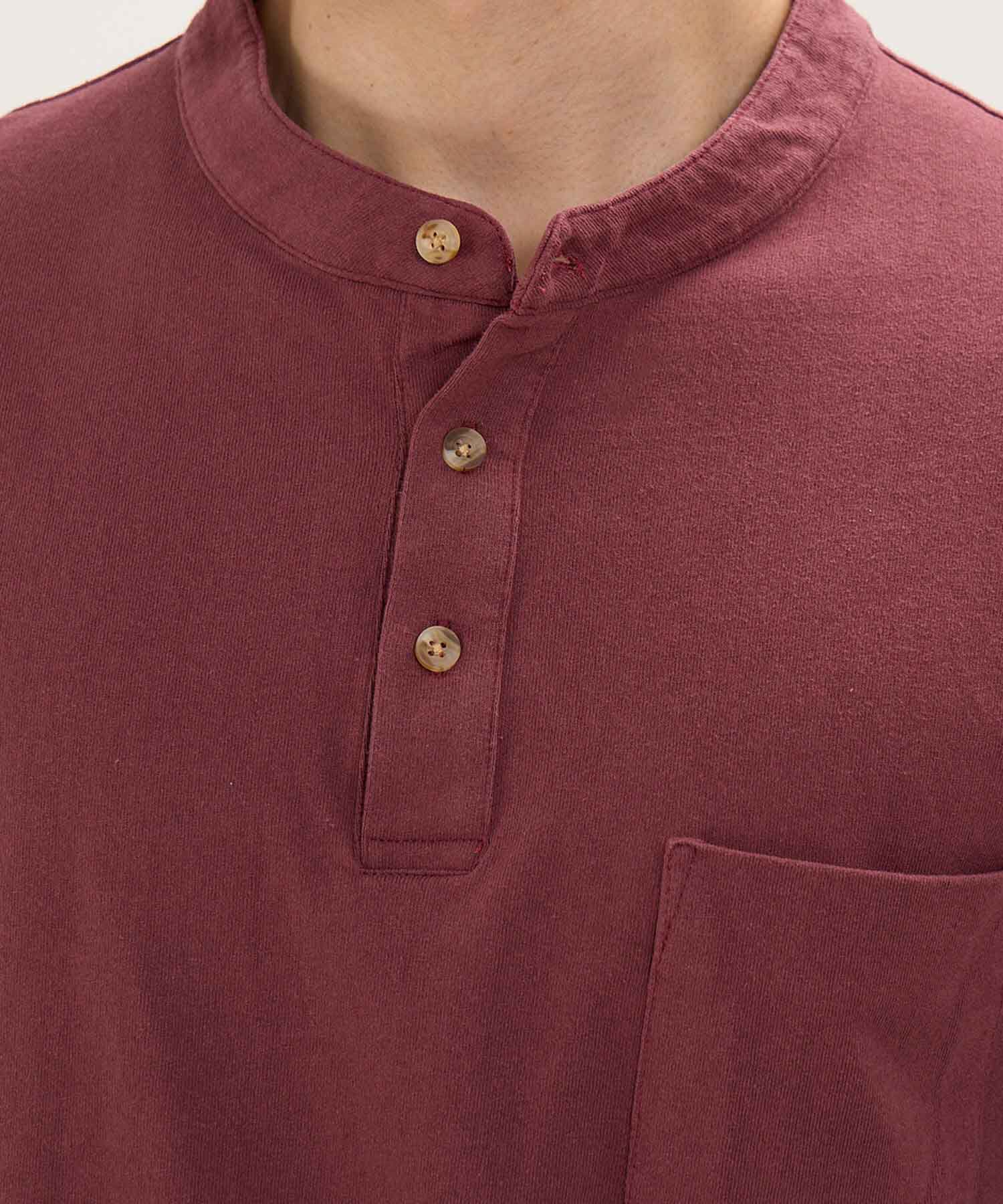 Camiseta Cuello Henley con Bolsillo