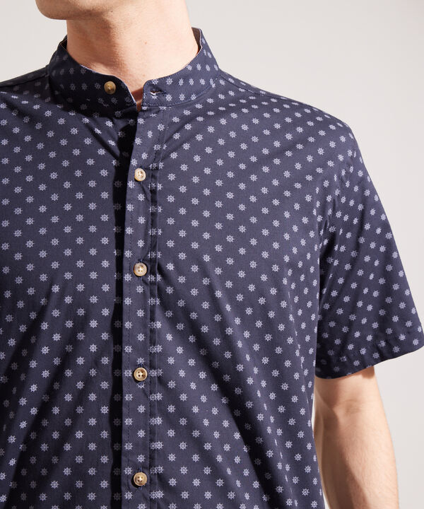 Camisa Cuello Neru  Manga Corta Estampada