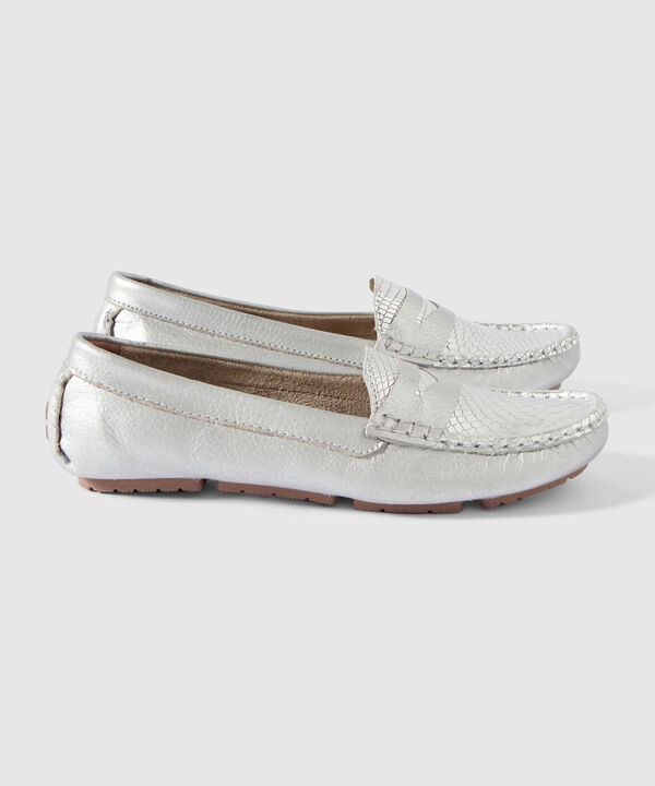 Mocasines con Detalle de Escamas image number null
