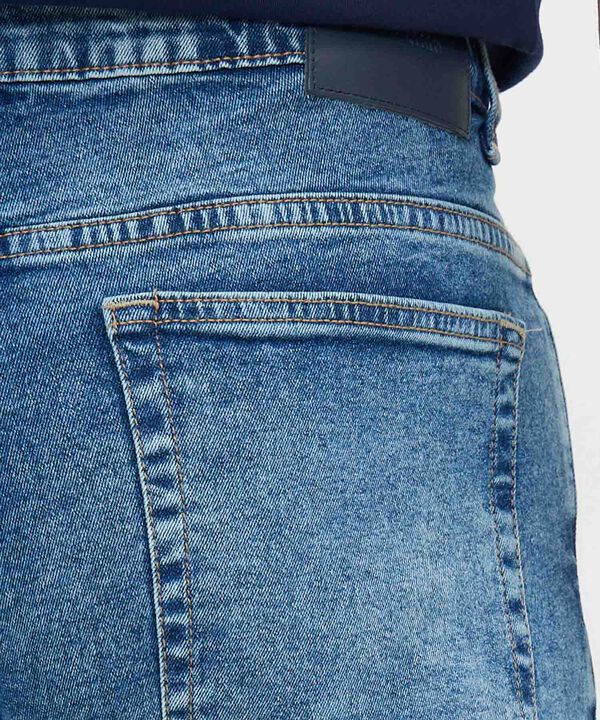 Jeans Regular Tono Medio