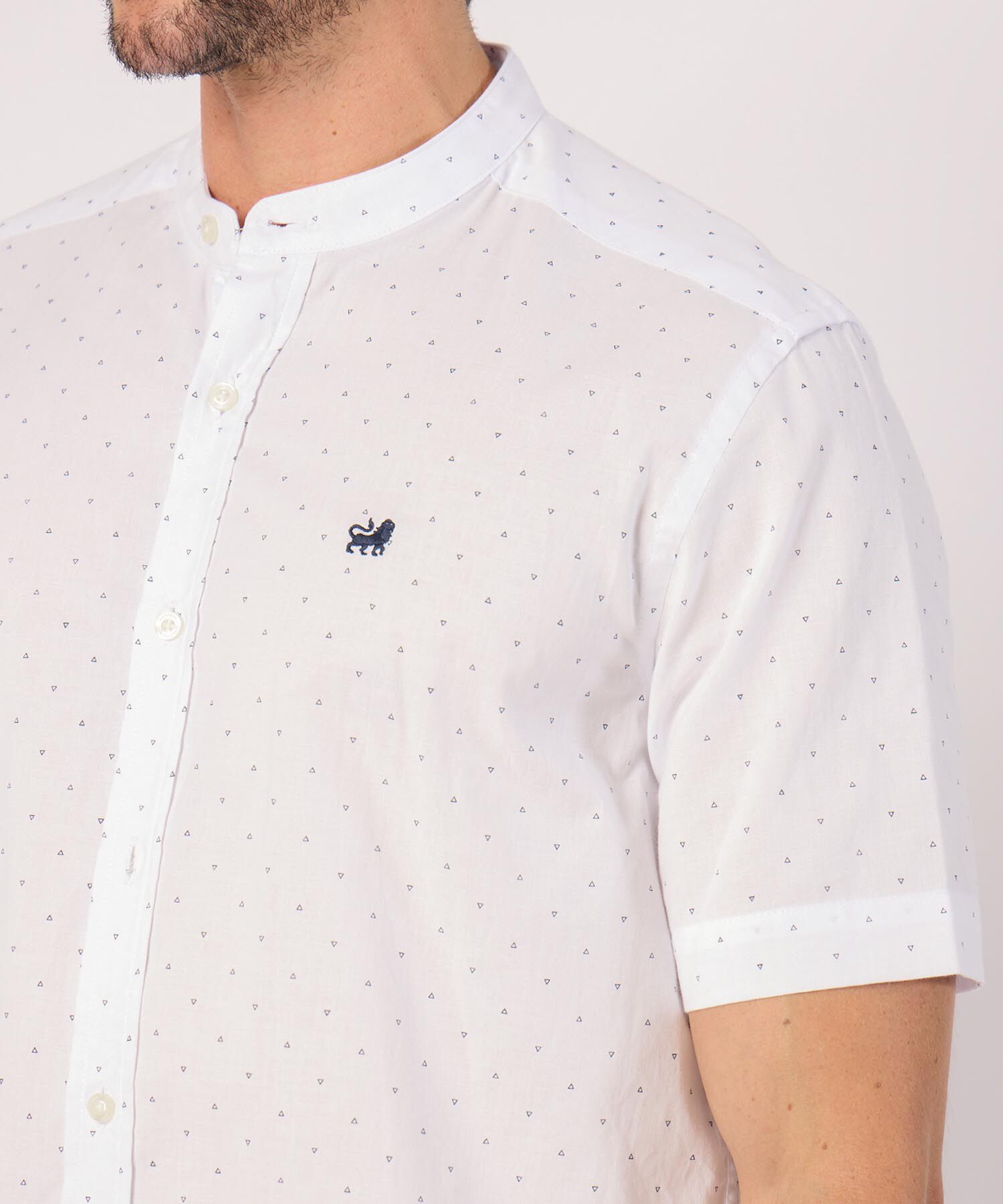 Camisa Cuello Mao Con Microdiseño 