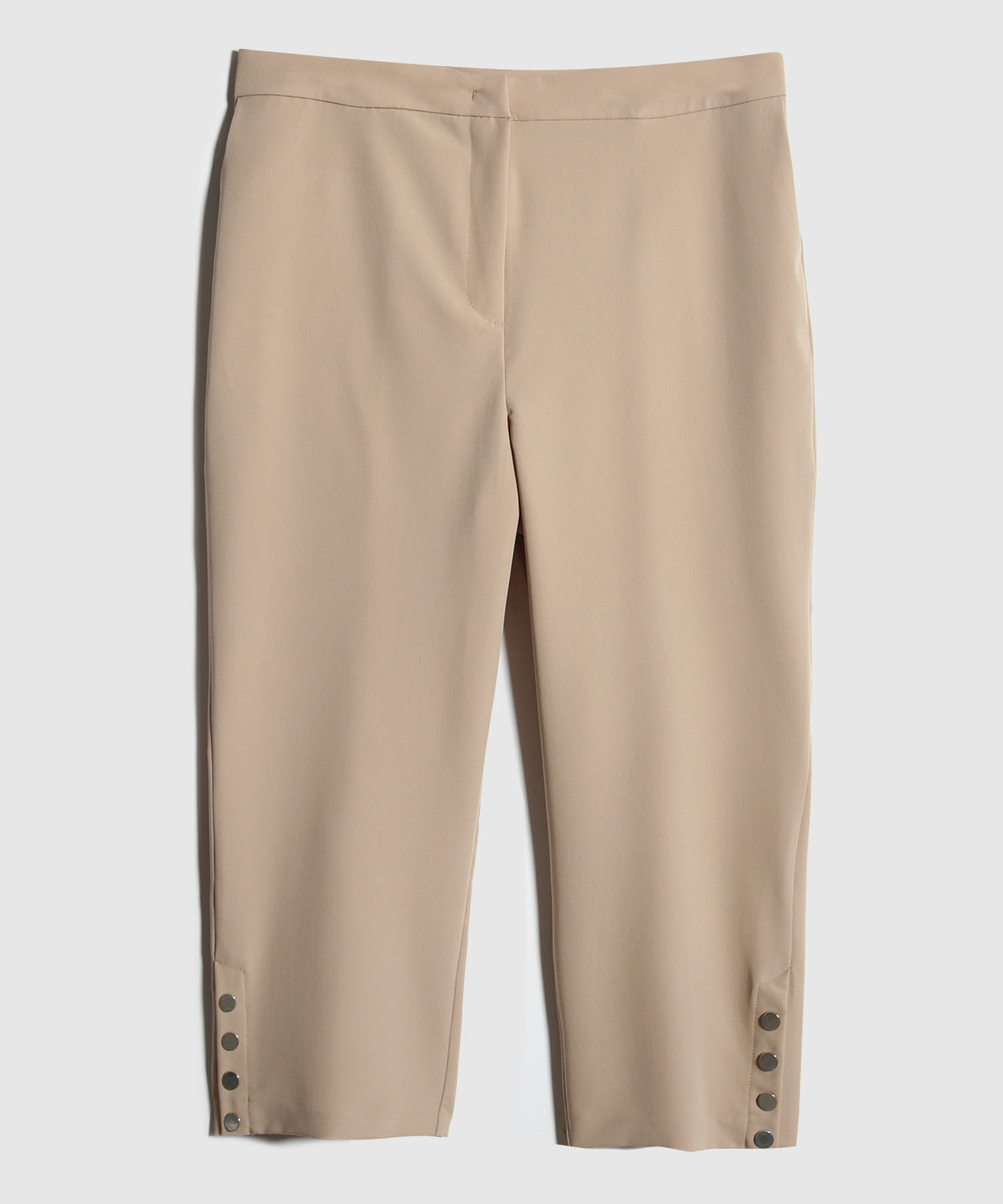 Pantalon Unicolor Con Botones En Bota