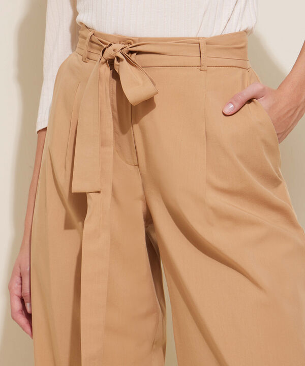 Pantalón Moda Unicolor Bota Ancha, Cintura Alta Con Prenses, Anudado En Cintura Y Bolsillos Laterales