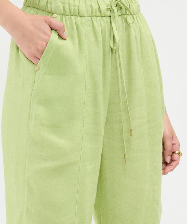 Pantalón en Efecto Lino image number null