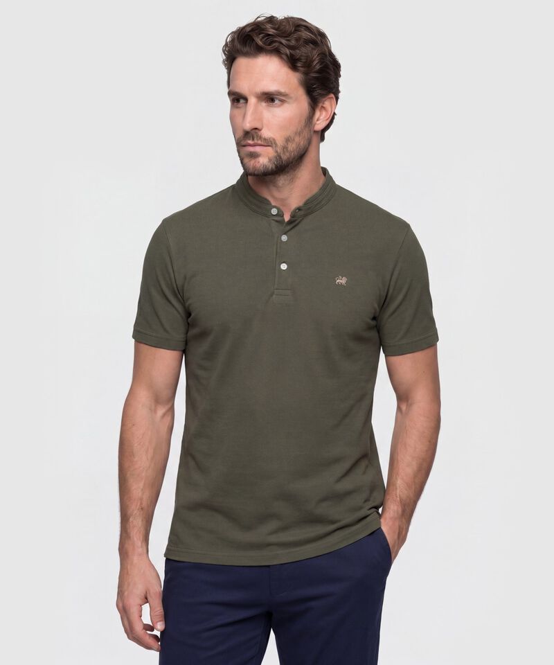 Polo Unicolor Con Bordado